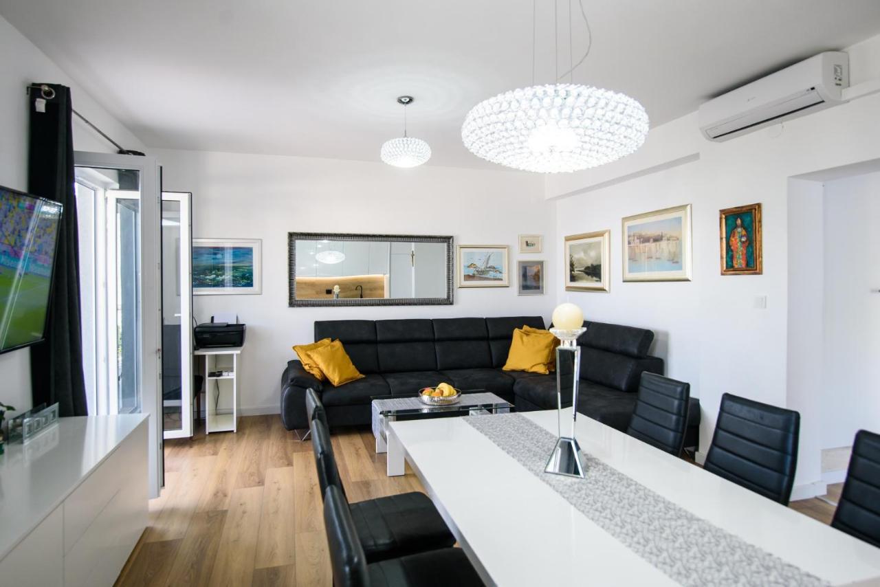 Aurora Seaview Apartment ムリニ エクステリア 写真