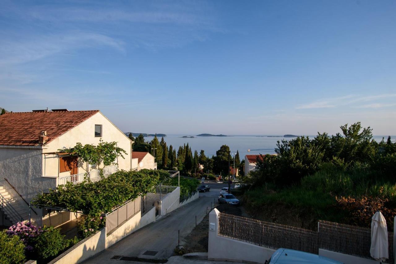 Aurora Seaview Apartment ムリニ エクステリア 写真