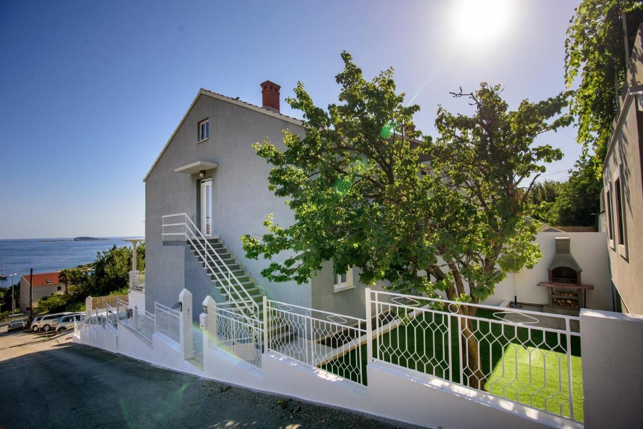 Aurora Seaview Apartment ムリニ エクステリア 写真