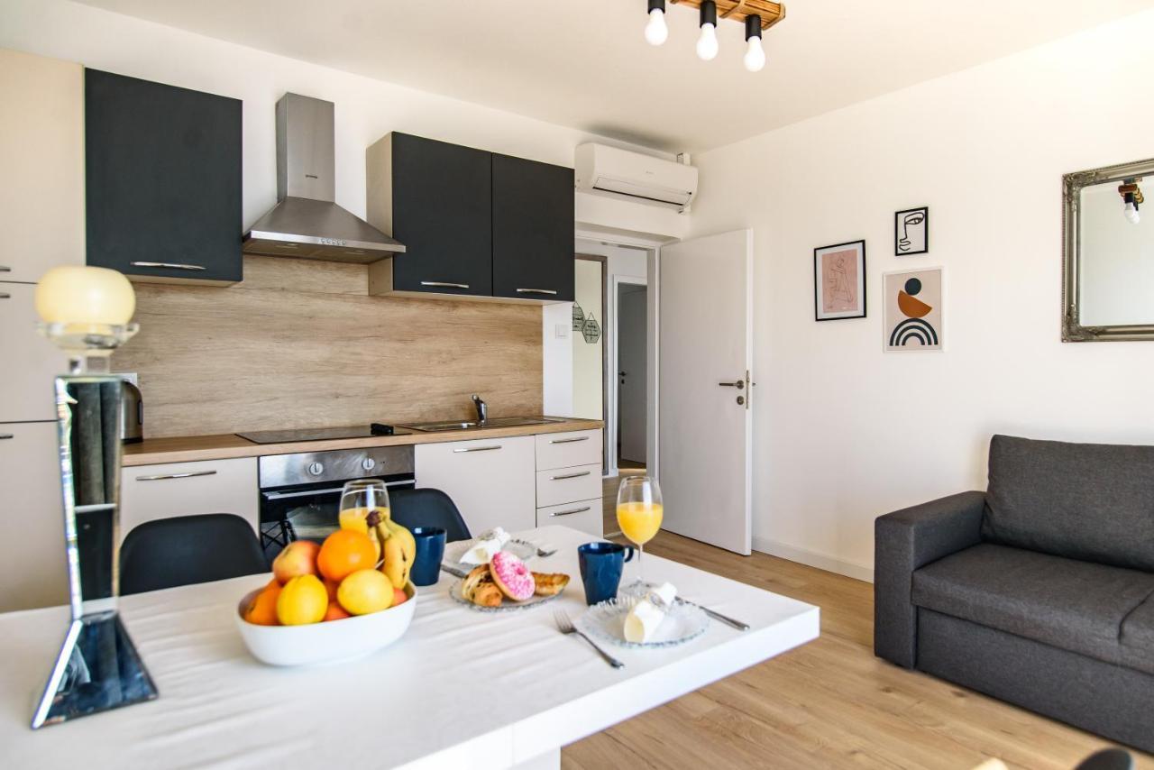Aurora Seaview Apartment ムリニ エクステリア 写真